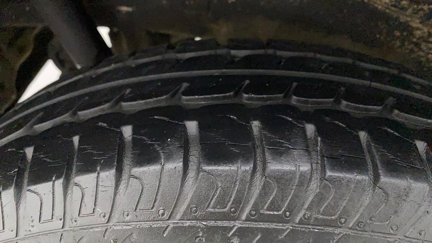 2013 Maruti Wagon R 1.0 LXI, Petrol, Manual, 37,008 km, Right Rear Tyre Tread