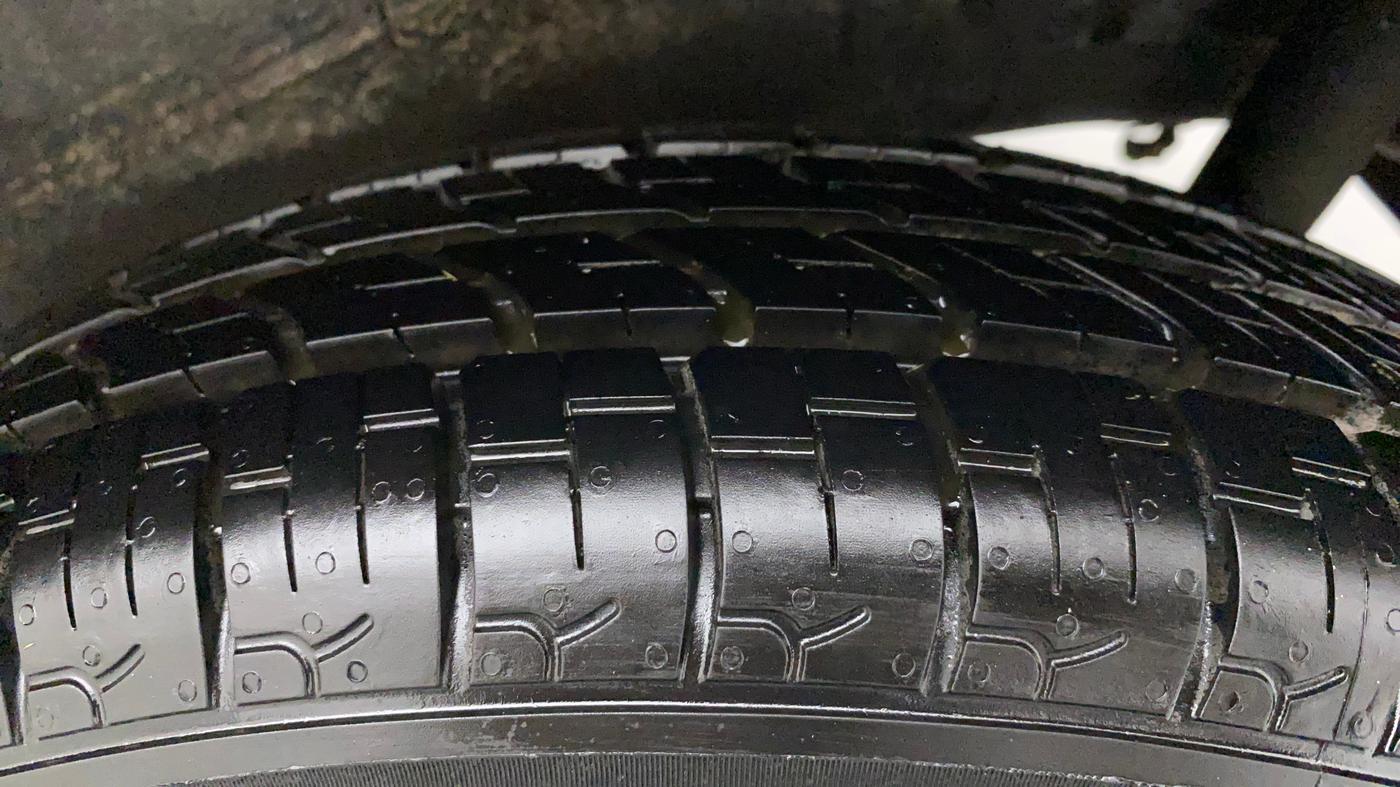 2013 Maruti Wagon R 1.0 LXI, Petrol, Manual, 37,008 km, Left Rear Tyre Tread