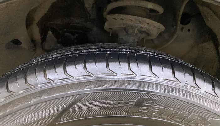 2016 Hyundai Creta SX PLUS 1.6 PETROL, Petrol, Manual, 41,996 km, Left Front Tyre Tread