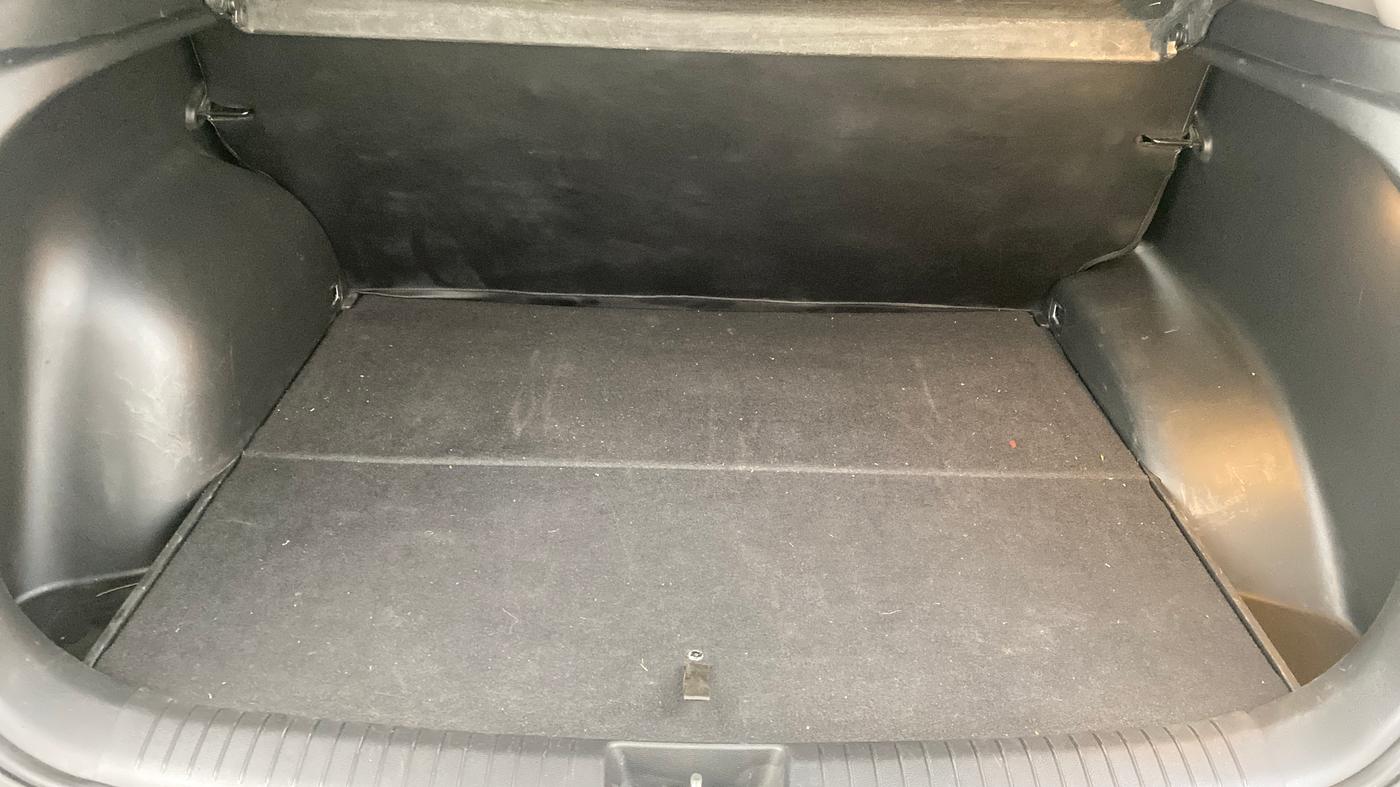 2016 Hyundai Creta SX PLUS 1.6 PETROL, Petrol, Manual, 41,996 km, Boot Inside