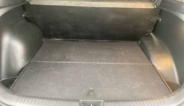 2016 Hyundai Creta SX PLUS 1.6 PETROL, Petrol, Manual, 41,996 km, Boot Inside