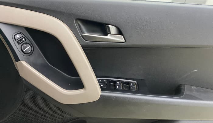 2016 Hyundai Creta SX PLUS 1.6 PETROL, Petrol, Manual, 41,996 km, Driver Side Door Panels Control