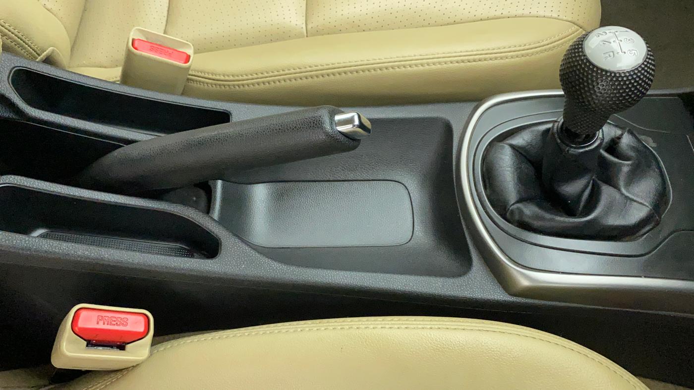 2015 Honda City VX MT PETROL, Petrol, Manual, 34,080 km, Gear Lever