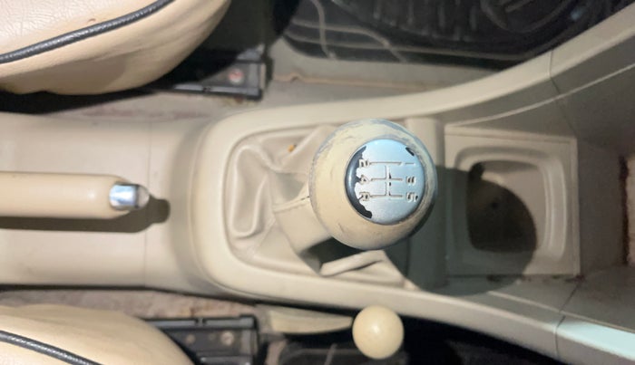 2015 Maruti Swift Dzire VXI, CNG, Manual, 72,724 km, Gear Lever