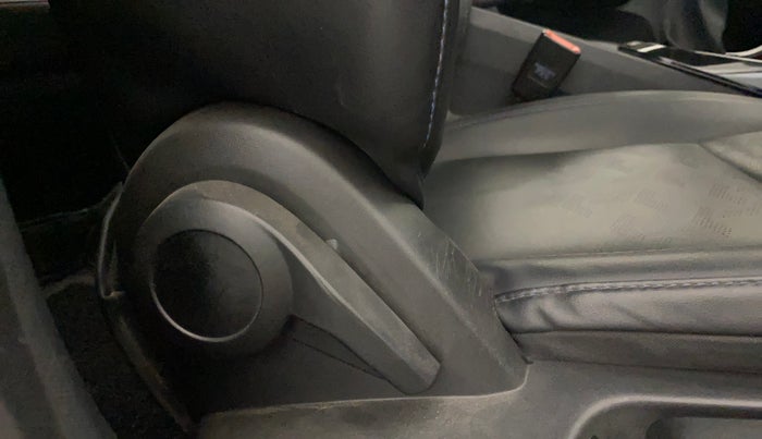 2022 Tata ALTROZ XZ PLUS DIESEL DARK EDITION, Diesel, Manual, 73,391 km, Driver Side Adjustment Panel