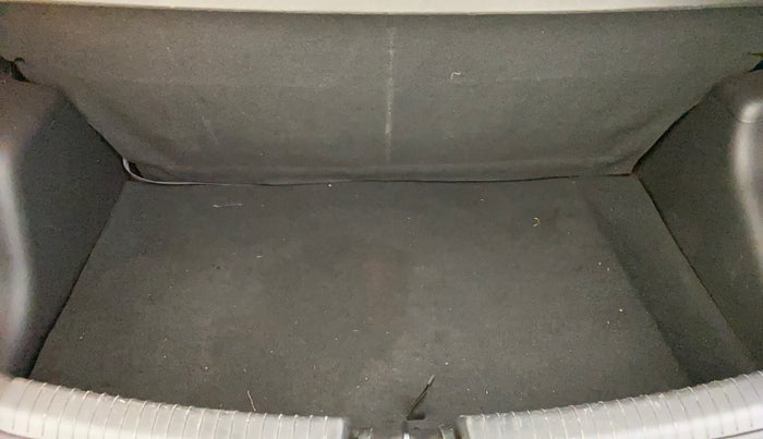 2015 Hyundai Grand i10 ASTA AT 1.2 KAPPA VTVT, Petrol, Automatic, 33,420 km, Boot Inside