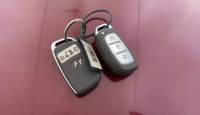 2015 Hyundai Grand i10 ASTA AT 1.2 KAPPA VTVT, Petrol, Automatic, 33,420 km, Key Close Up