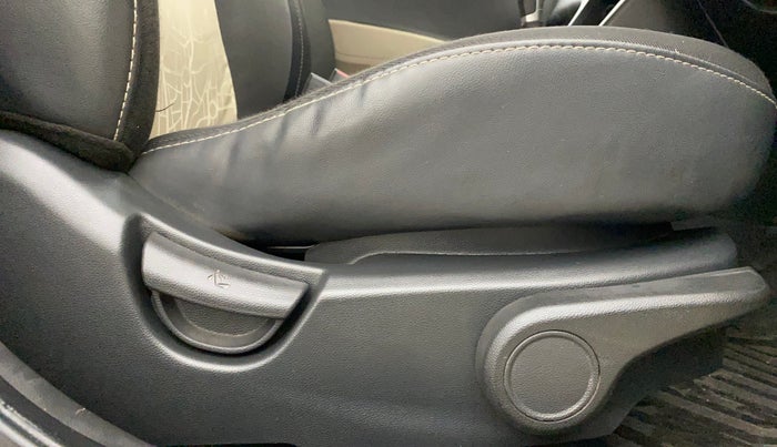 2015 Hyundai Grand i10 ASTA AT 1.2 KAPPA VTVT, Petrol, Automatic, 33,420 km, Driver Side Adjustment Panel