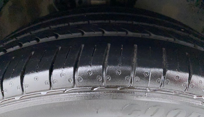 2017 Skoda Rapid Style 1.5 TDI AT, Diesel, Automatic, 91,084 km, Right Front Tyre Tread