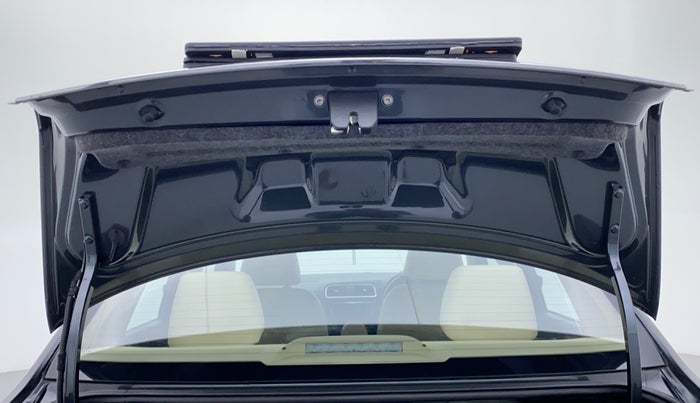 2017 Skoda Rapid Style 1.5 TDI AT, Diesel, Automatic, 91,084 km, Boot Door Open