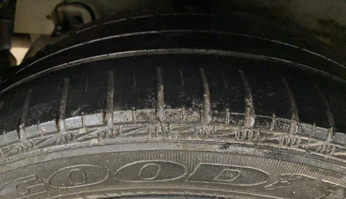 2014 Hyundai Grand i10 SPORTZ 1.2 KAPPA VTVT, Petrol, Manual, 65,484 km, Right Rear Tyre Tread