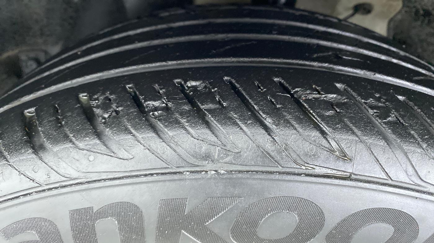 2019 Honda Civic 1.8V AT, Petrol, Automatic, 23,675 km, Left Front Tyre Tread