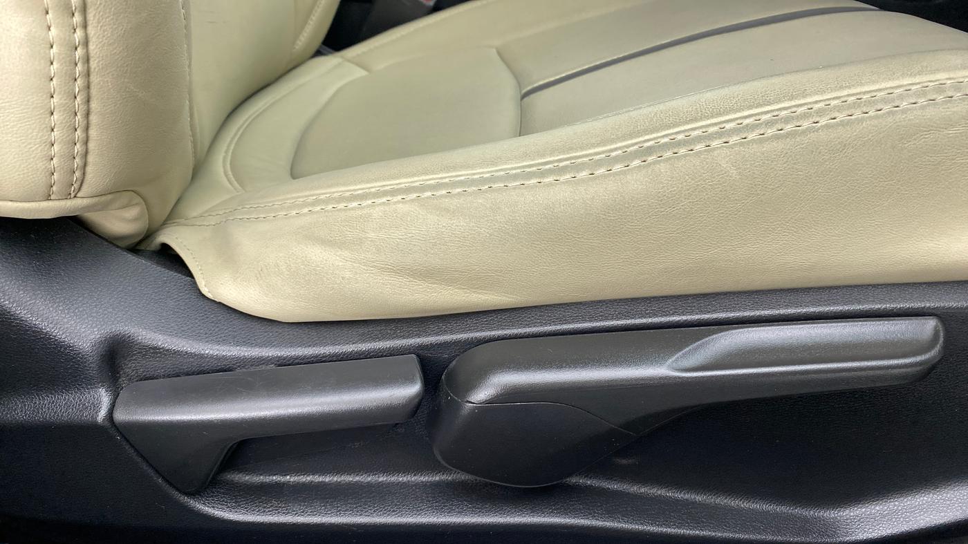 2019 Honda Civic 1.8V AT, Petrol, Automatic, 23,675 km, Driver Side Adjustment Panel