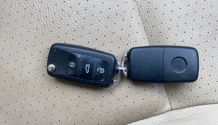 2018 Volkswagen Vento HIGHLINE PETROL AT, Petrol, Automatic, 73,295 km, Key Close Up