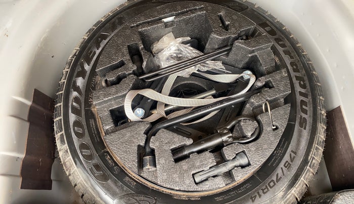 2018 Volkswagen Vento HIGHLINE PETROL AT, Petrol, Automatic, 73,295 km, Spare Tyre