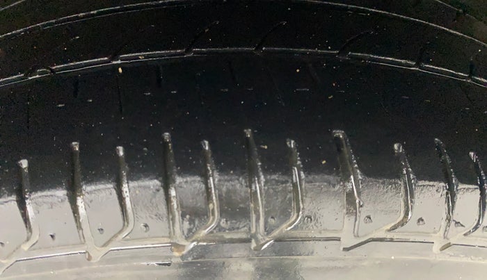 2018 Volkswagen Vento HIGHLINE PETROL AT, Petrol, Automatic, 73,295 km, Left Rear Tyre Tread