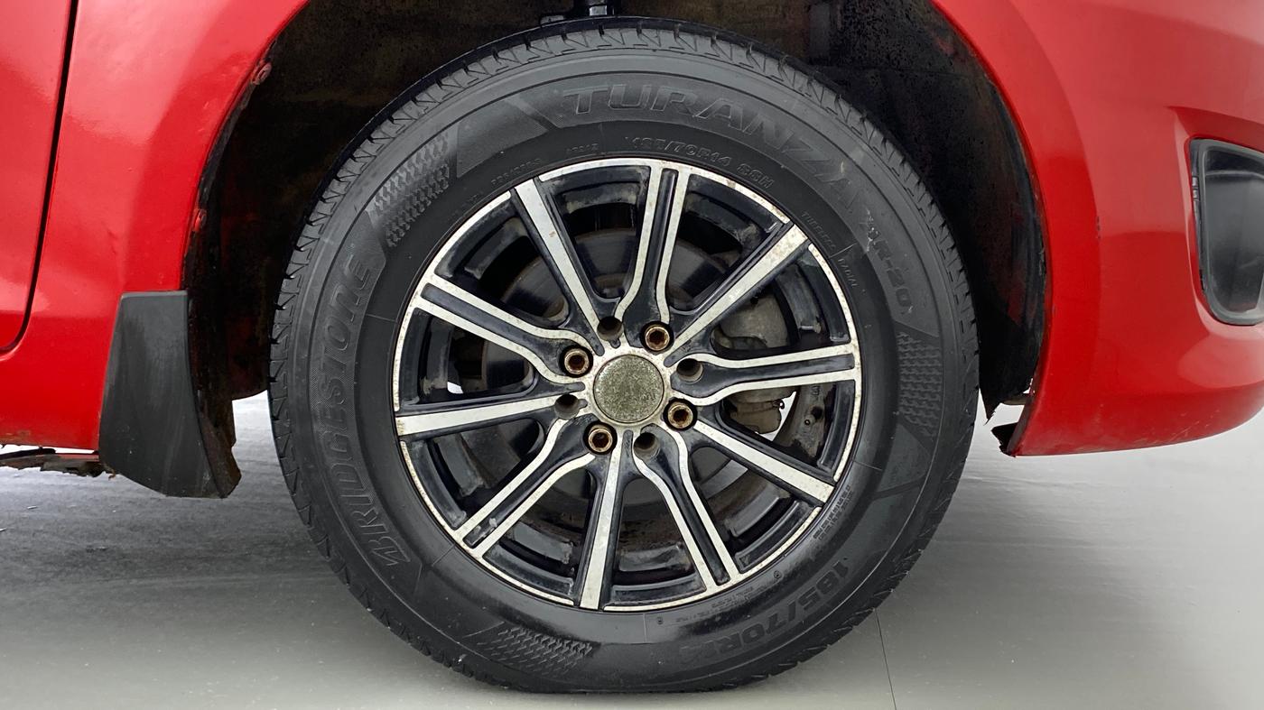 2013 Maruti Swift Dzire VDI BS IV, Diesel, Manual, 90,822 km, Right Front Wheel