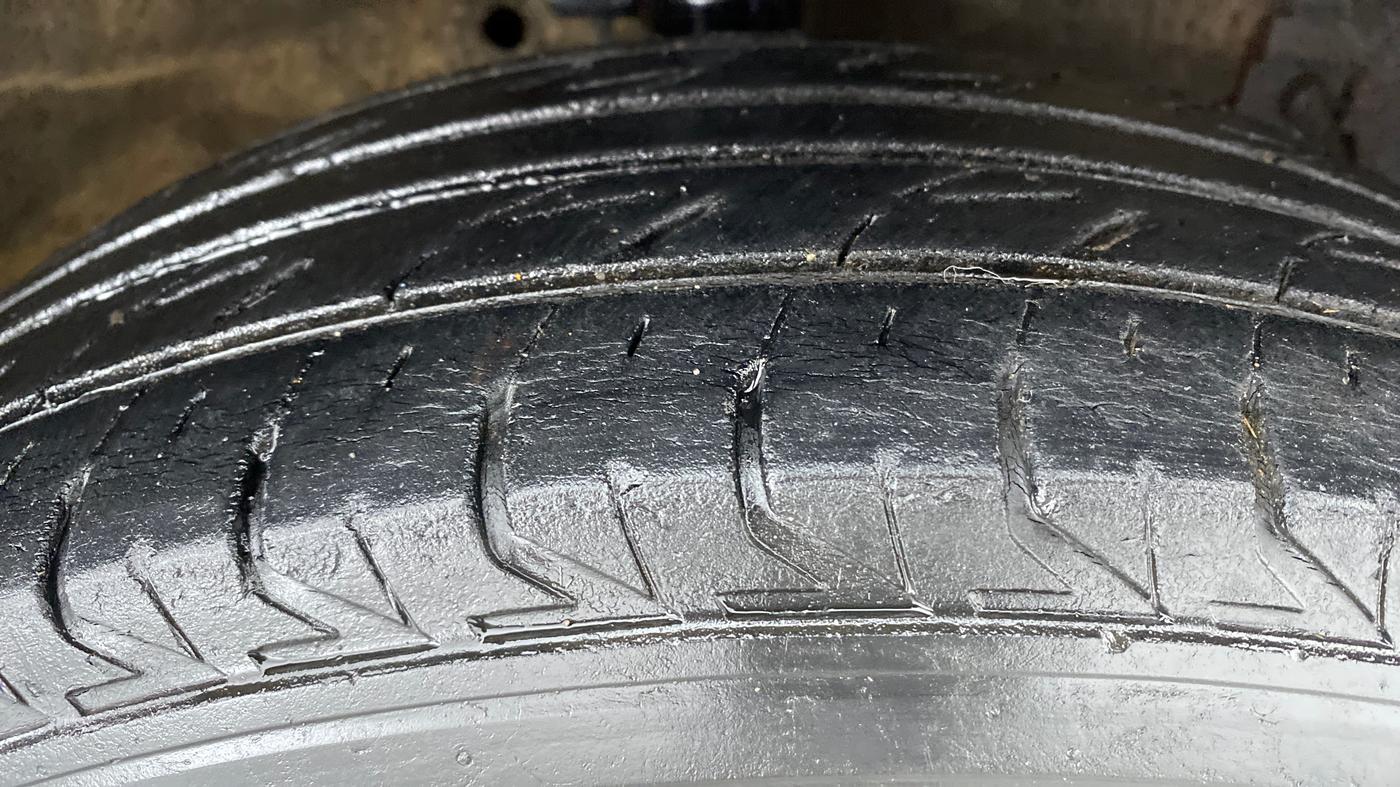 2013 Maruti Swift Dzire VDI BS IV, Diesel, Manual, 90,822 km, Right Front Tyre Tread