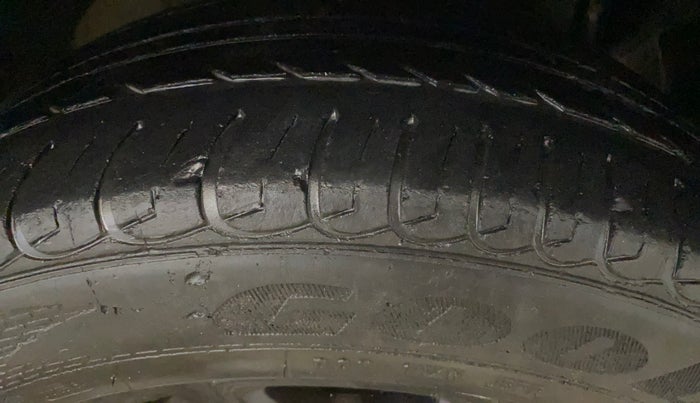 2015 Ford Ecosport TITANIUM 1.5L PETROL AT, Petrol, Automatic, 83,344 km, Right Front Tyre Tread