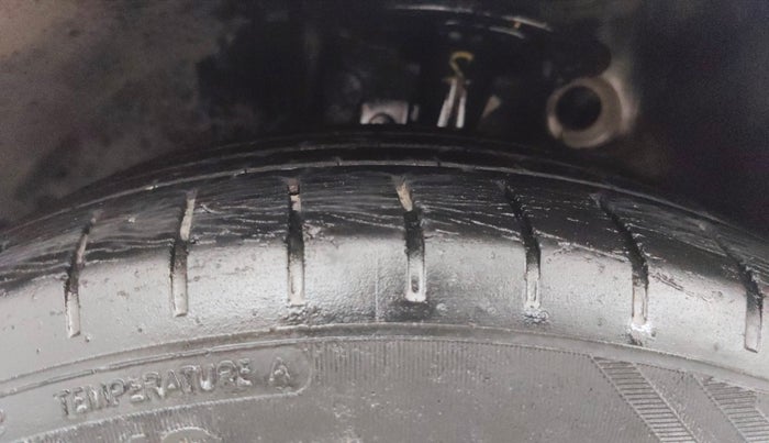 2015 Maruti Baleno ALPHA PETROL 1.2, Petrol, Manual, 76,760 km, Left Front Tyre Tread