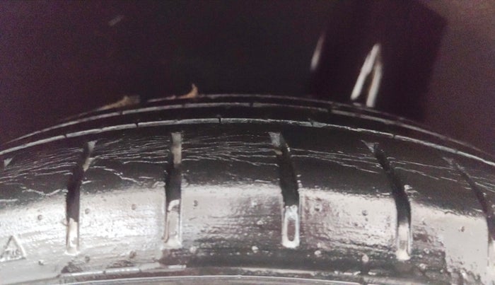 2015 Maruti Baleno ALPHA PETROL 1.2, Petrol, Manual, 76,760 km, Left Rear Tyre Tread