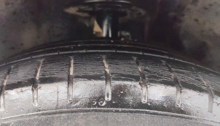 2015 Maruti Baleno ALPHA PETROL 1.2, Petrol, Manual, 76,760 km, Right Front Tyre Tread