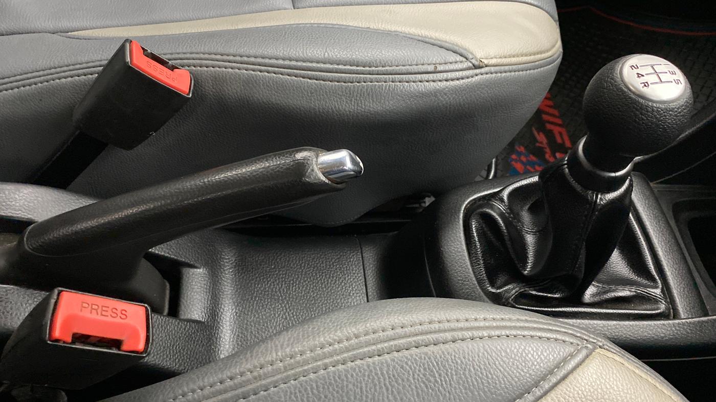 2014 Maruti Swift ZXI D, Petrol, Manual, 67,322 km, Gear Lever