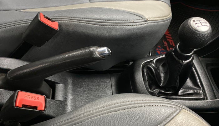 2014 Maruti Swift ZXI D, Petrol, Manual, 67,322 km, Gear Lever