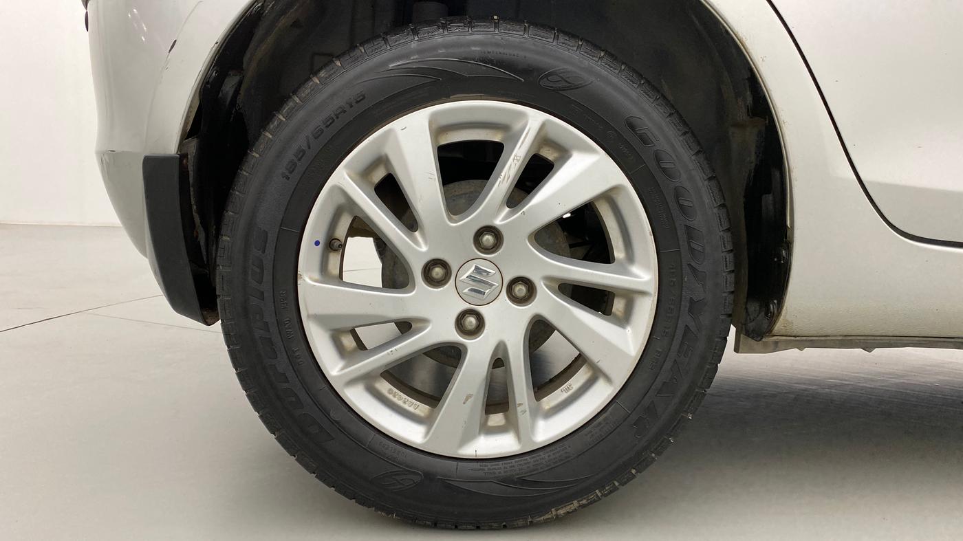 2014 Maruti Swift ZXI D, Petrol, Manual, 67,322 km, Right Rear Wheel