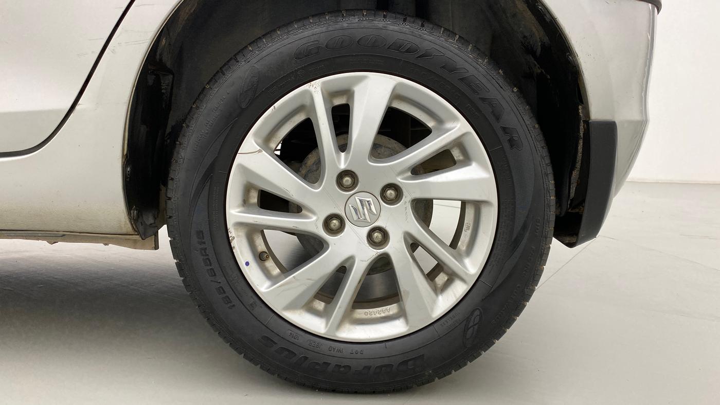 2014 Maruti Swift ZXI D, Petrol, Manual, 67,322 km, Left Rear Wheel