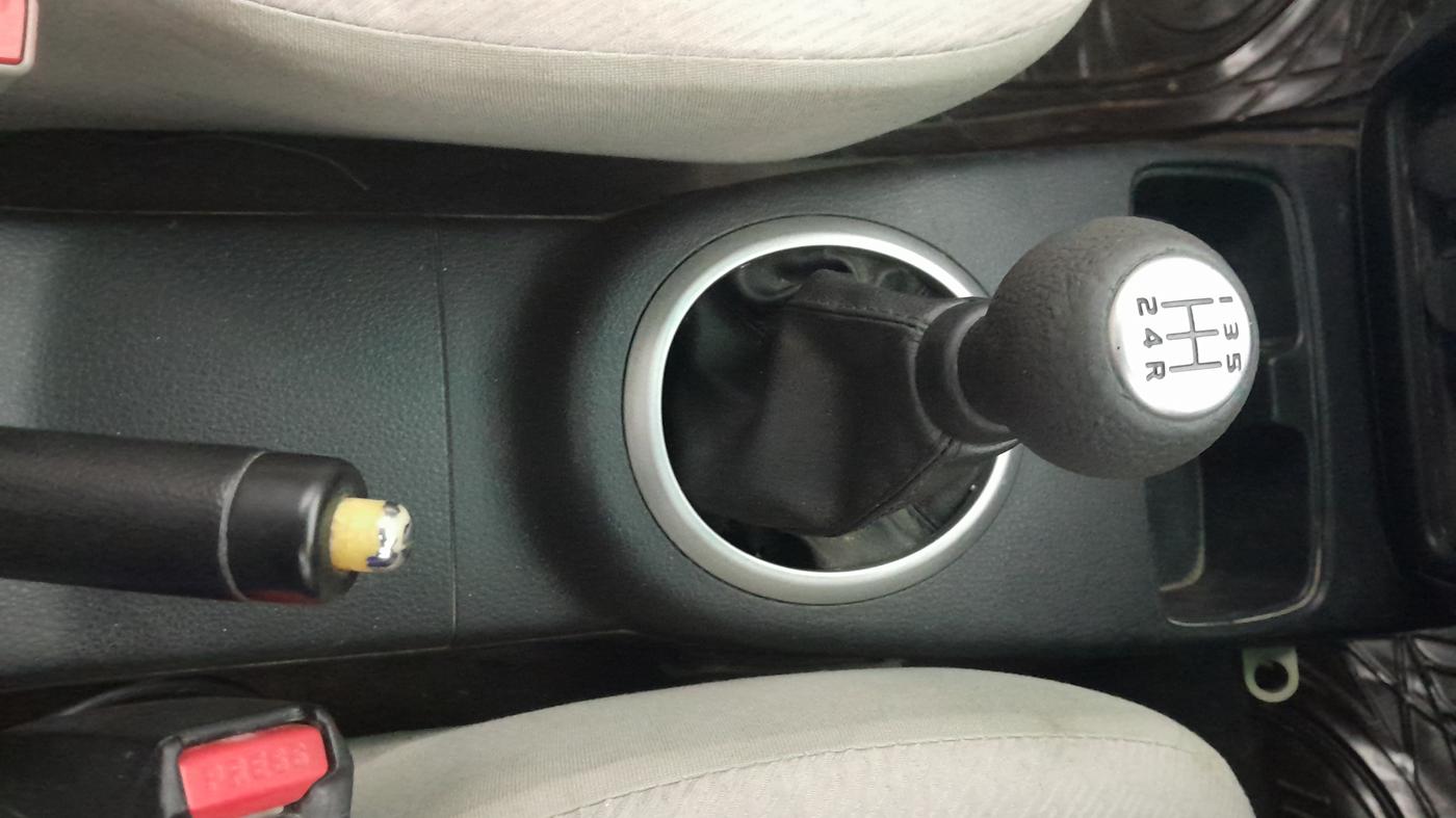 2014 Maruti SX4 VDI, Diesel, Manual, 83,997 km, Gear Lever