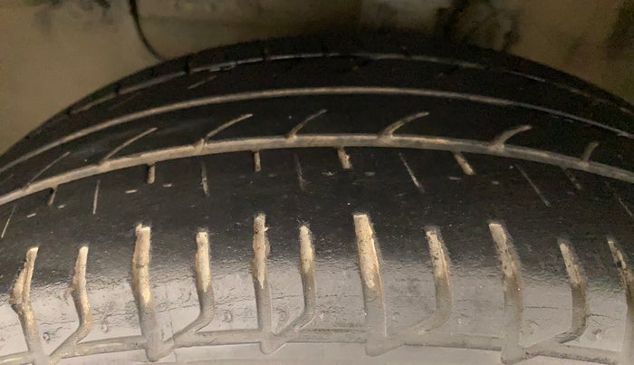 2018 Hyundai Elite i20 ASTA 1.2 (O), Petrol, Manual, 88,600 km, Left Front Tyre Tread
