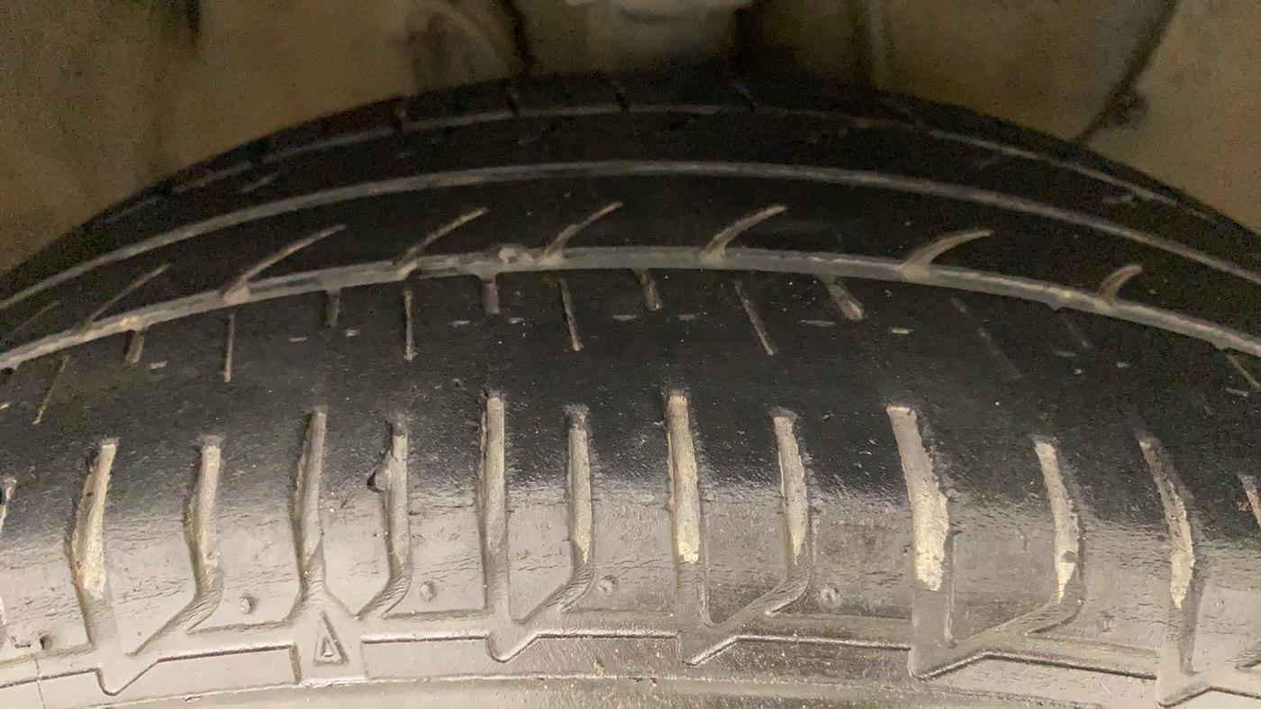 2018 Hyundai Elite i20 ASTA 1.2 (O), Petrol, Manual, 88,600 km, Right Front Tyre Tread