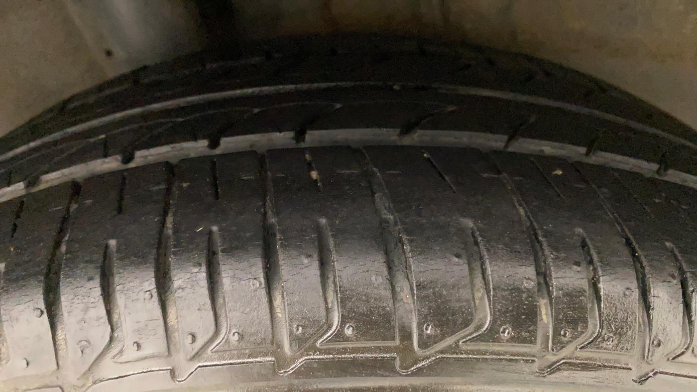 2018 Hyundai Elite i20 ASTA 1.2 (O), Petrol, Manual, 88,600 km, Right Rear Tyre Tread
