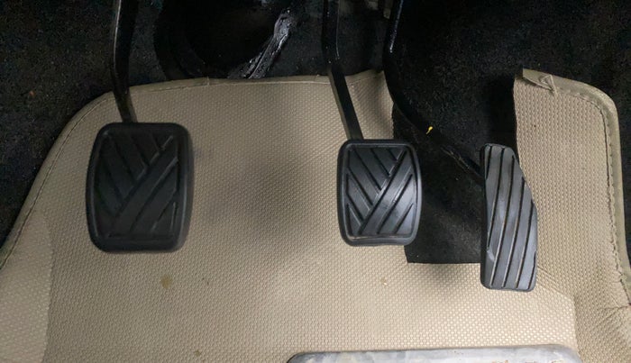 2015 Maruti Wagon R 1.0 VXI, Petrol, Manual, 63,975 km, Pedals