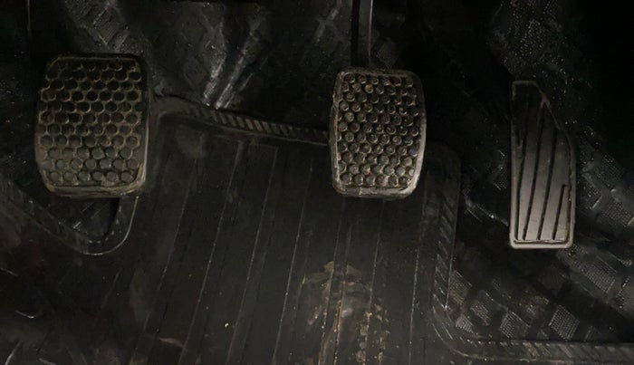 2016 Maruti Alto 800 LXI, Petrol, Manual, 92,232 km, Pedals