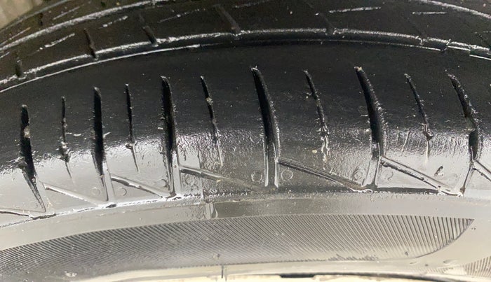 2016 Maruti Alto 800 LXI, Petrol, Manual, 92,232 km, Left Rear Tyre Tread