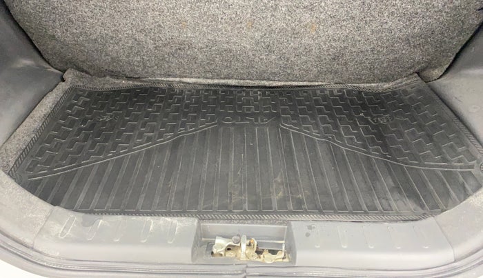 2016 Maruti Alto 800 LXI, Petrol, Manual, 92,232 km, Boot Inside