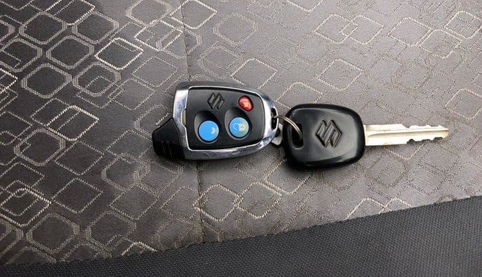 2016 Maruti Alto 800 LXI, Petrol, Manual, 92,232 km, Key Close Up