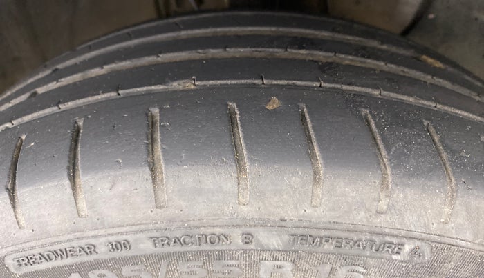 2019 Hyundai Elite i20 1.2  ASTA (O) CVT, Petrol, Automatic, 31,814 km, Right Front Tyre Tread