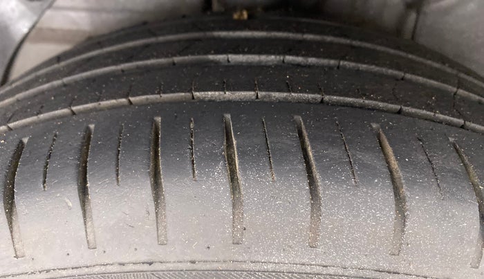 2019 Hyundai Elite i20 1.2  ASTA (O) CVT, Petrol, Automatic, 31,814 km, Right Rear Tyre Tread