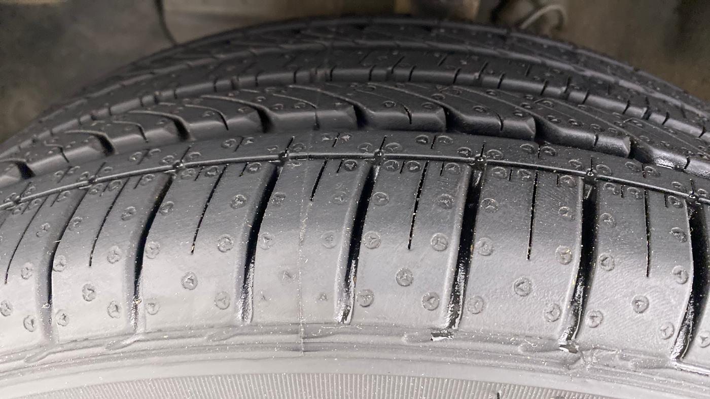 2019 Hyundai Elite i20 1.2  ASTA (O) CVT, Petrol, Automatic, 31,814 km, Left Front Tyre Tread