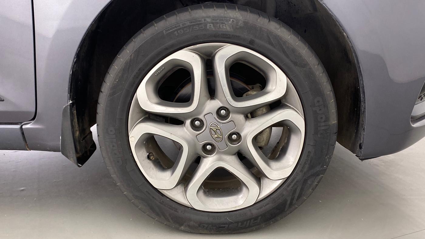 2019 Hyundai Elite i20 1.2  ASTA (O) CVT, Petrol, Automatic, 31,814 km, Right Front Wheel
