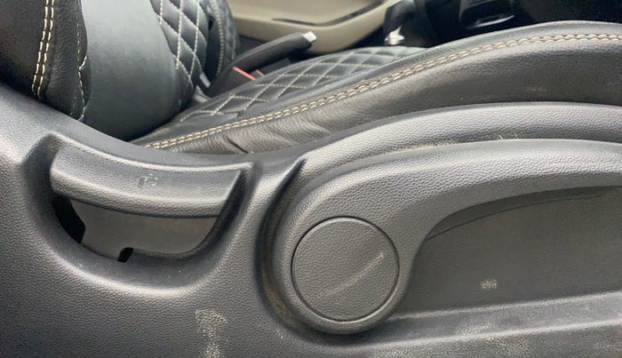 2016 Hyundai Elite i20 ASTA 1.2, Petrol, Manual, 86,584 km, Driver Side Adjustment Panel