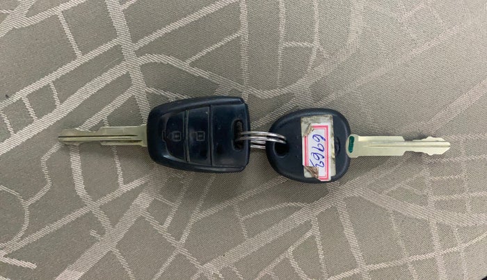 2019 Hyundai Grand i10 MAGNA 1.2 KAPPA VTVT, Petrol, Manual, 36,617 km, Key Close Up