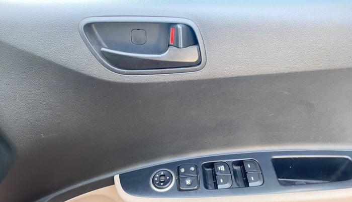 2019 Hyundai Grand i10 MAGNA 1.2 KAPPA VTVT, Petrol, Manual, 36,617 km, Driver Side Door Panels Control