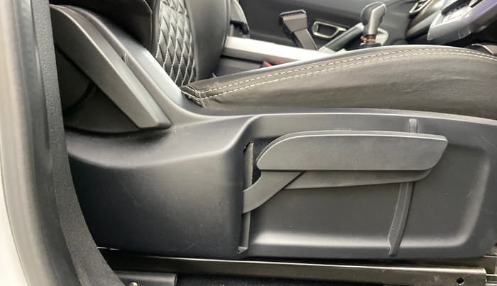 2021 Tata Harrier XT 2.0L KRYOTEC, Diesel, Manual, 61,606 km, Driver Side Adjustment Panel