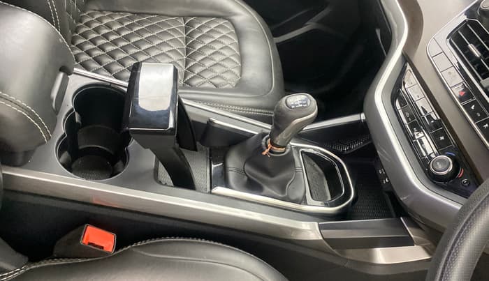 2021 Tata Harrier XT 2.0L KRYOTEC, Diesel, Manual, 61,606 km, Gear Lever