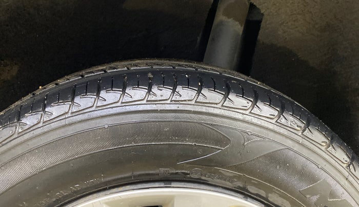 2017 Maruti Baleno DELTA PETROL 1.2, Petrol, Manual, 49,204 km, Left Rear Tyre Tread