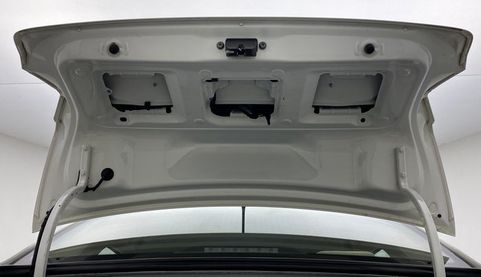 2017 Volkswagen Ameo COMFORTLINE 1.2L, CNG, Manual, 65,743 km, Boot Door Open